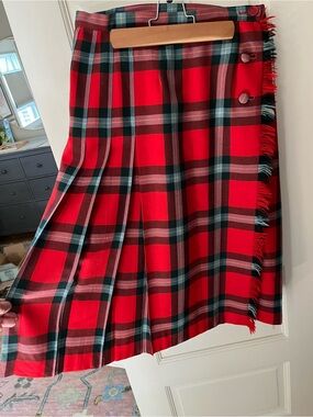 EUC vintage merino wool A-line pleated wrap skirt tartan MacLaine of Lochbuie